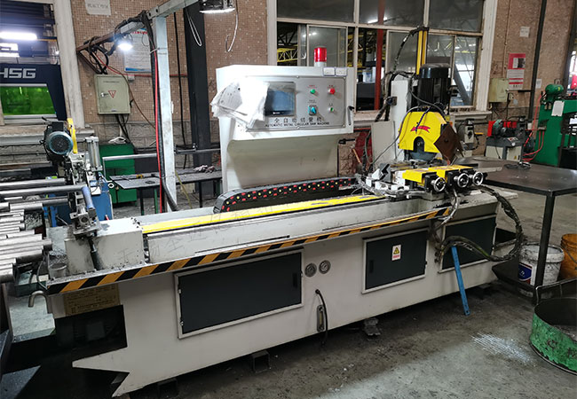 Pipe cutter
